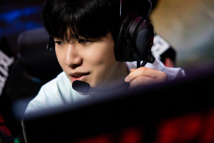 时有起伏 时有起伏