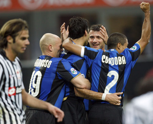 冰场拼搏 冰场拼搏